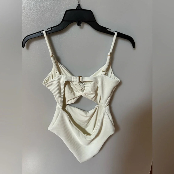 L*Space Eco Chic Off The Grid Kyslee One-Piece Classic Swiimsuuit Cream Size Med - Picture 4 of 5